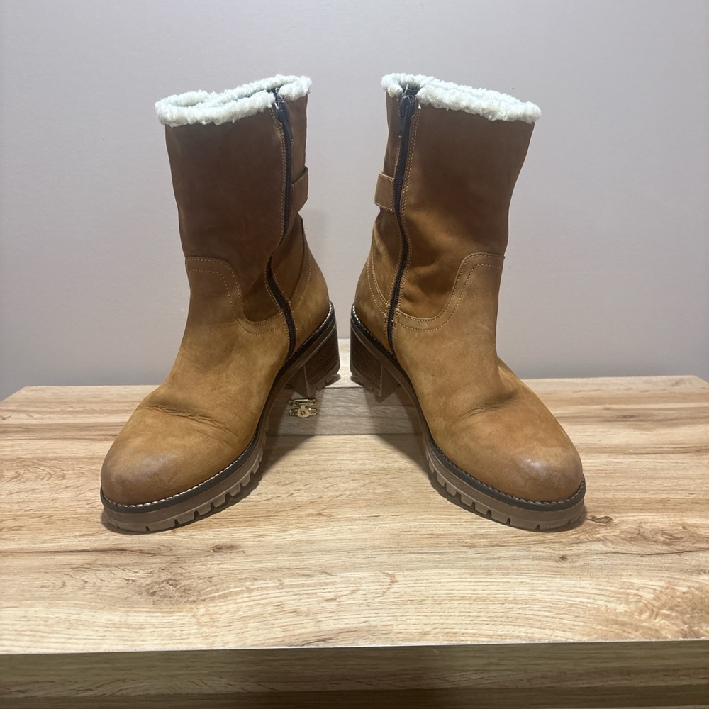 COACH AND FOUR made in ITALY women's tan suede shearling lined boots size 9.5